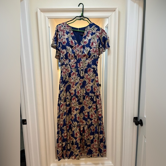 Gorgeous Julia Jordan Floral Tiered Maxi Dress - Picture 5 of 7